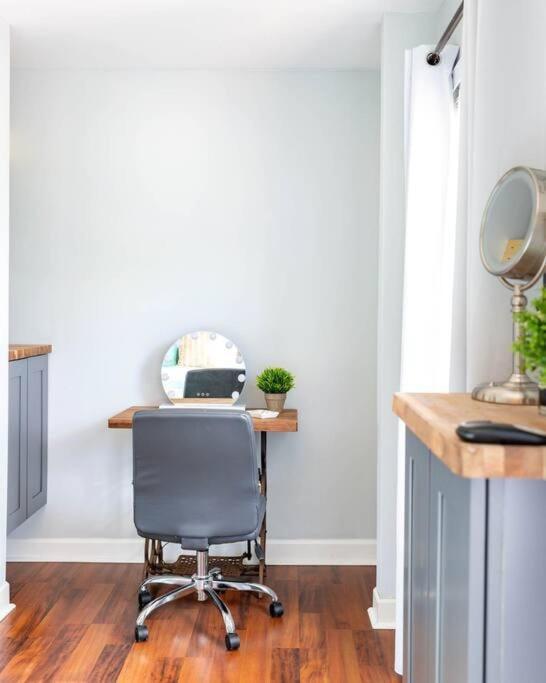 Walk To Broadway Charming Modern Historic Townhome Nashville