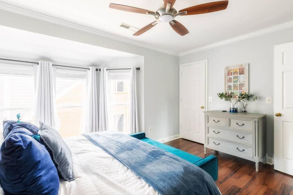Walk To Broadway Charming Modern Historic Townhome * Nashville
