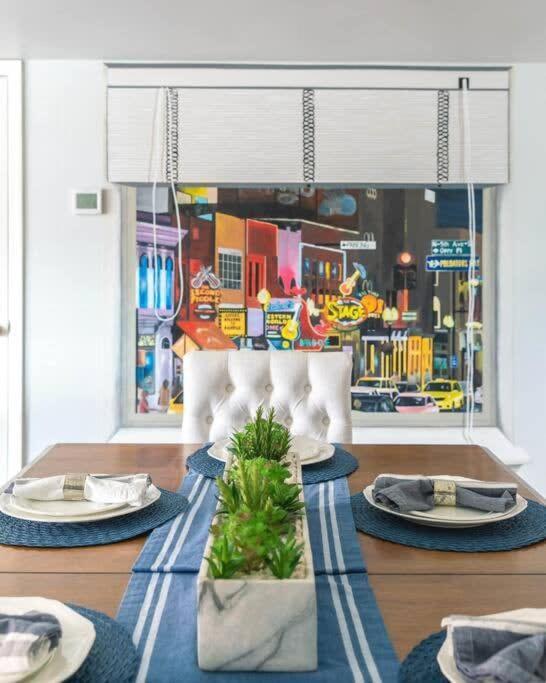 Holiday home Walk To Broadway Charming Modern Historic Townhome Nashville